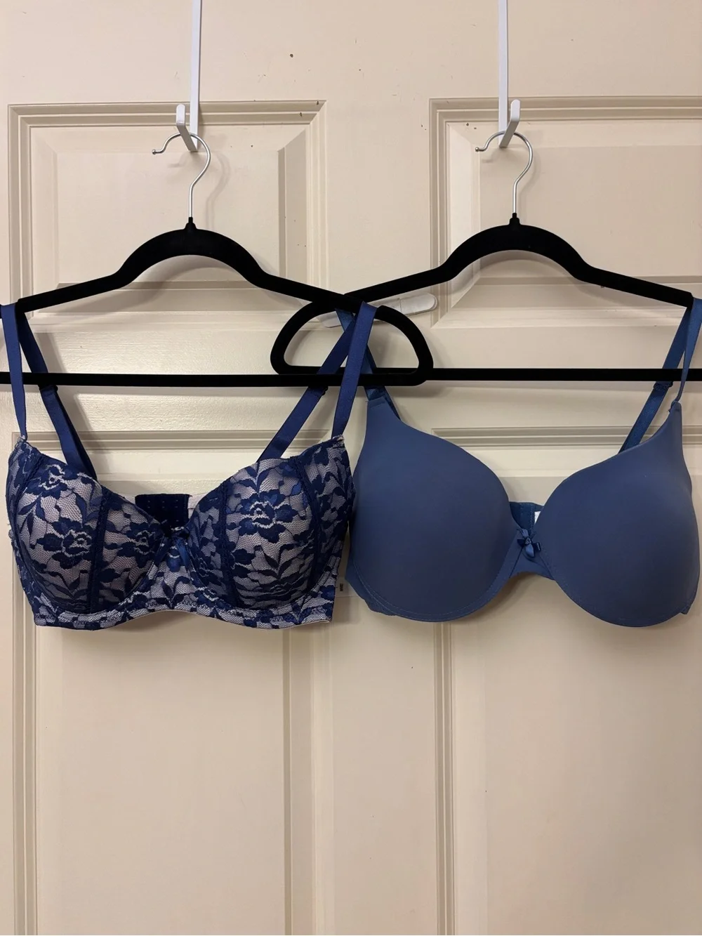 Paramour by Felina Navy Lace and Secret Treasures Smooth Molded Cup Bra Set